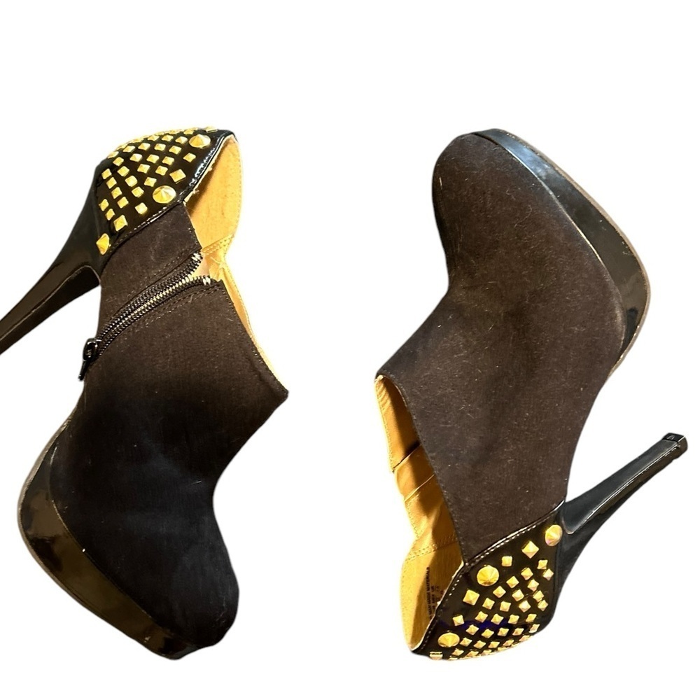 Bongo zip up gold studded Y2K black closed toes high heel size 9